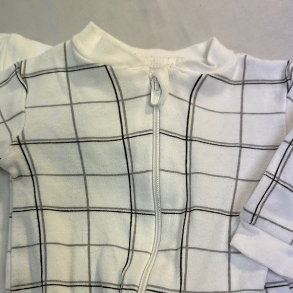George - set of 3 premie Footies/Footed sleepers - Grey, White, and Checkered - Picture 3 of 7